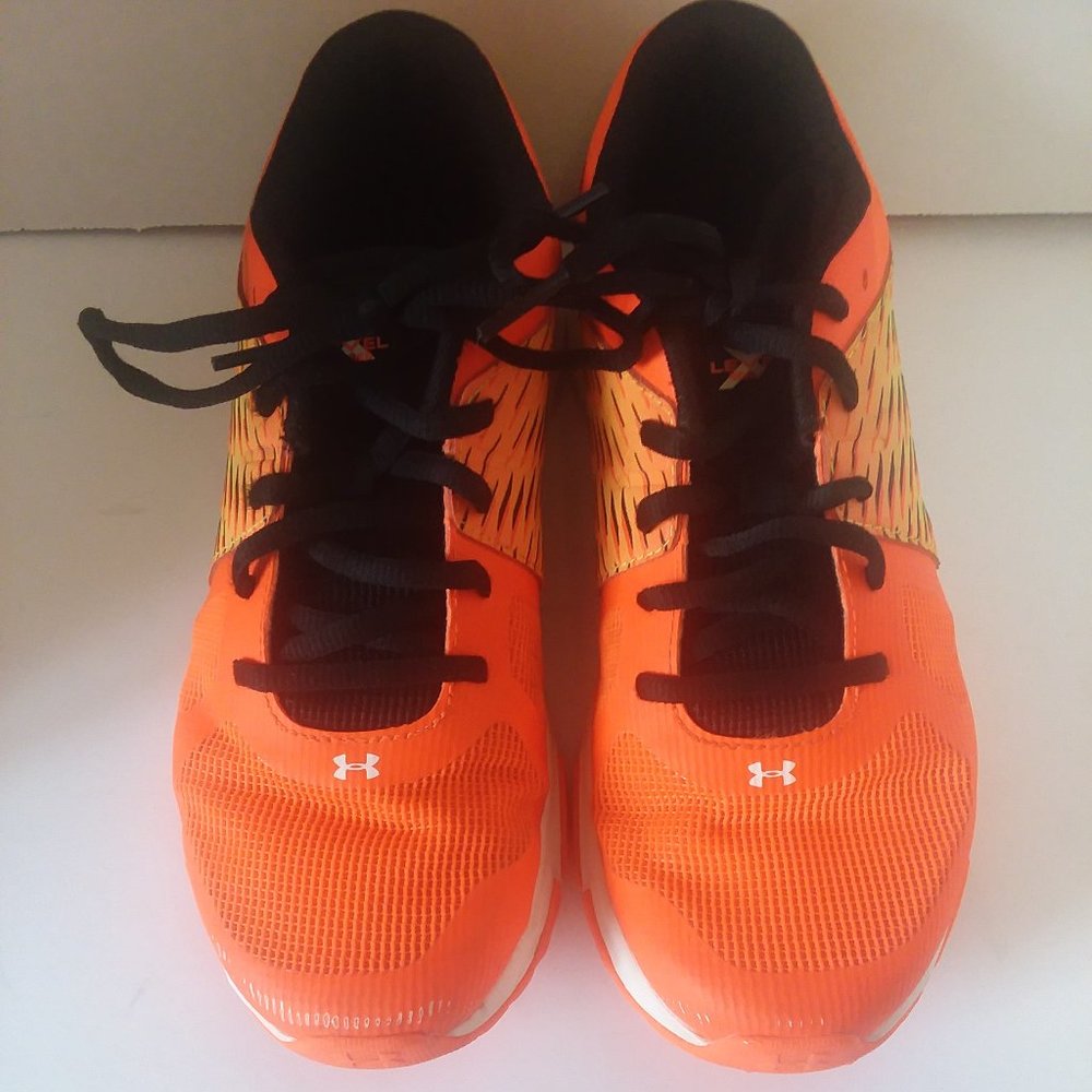 Boys Tennis shoes- Under Armour Sneakers size 6Y